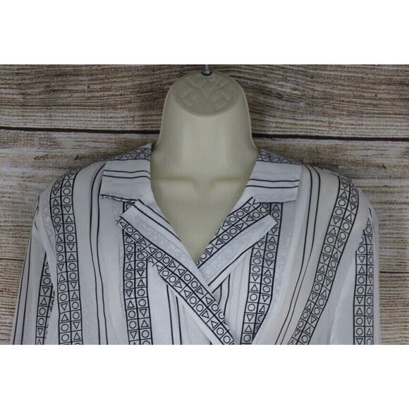 Very J Womens Size Small Large Light Wrap Shift Geometric Midi Dress White Black - Picture 2 of 6